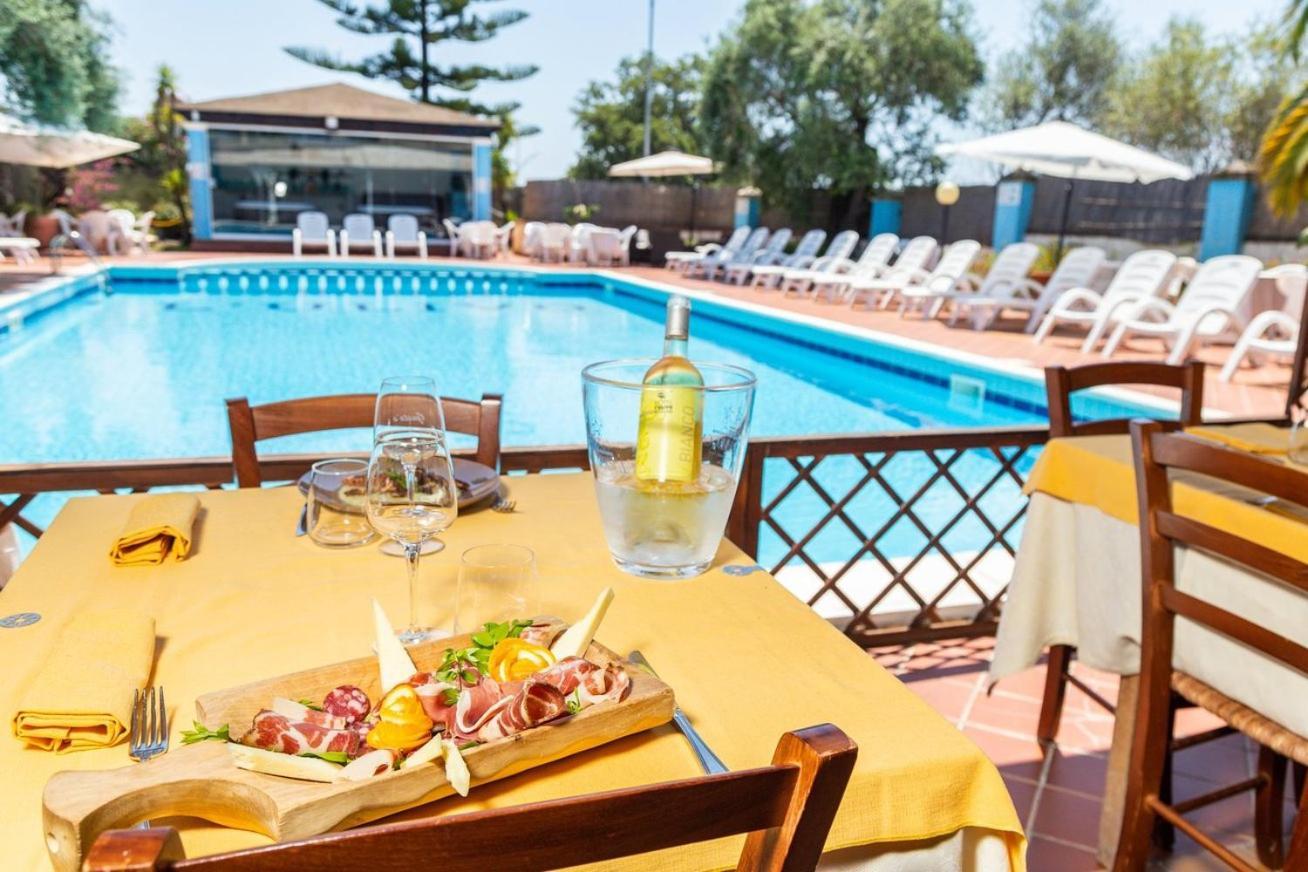 Hotel L'Ulivo Джиразоле Экстерьер фото